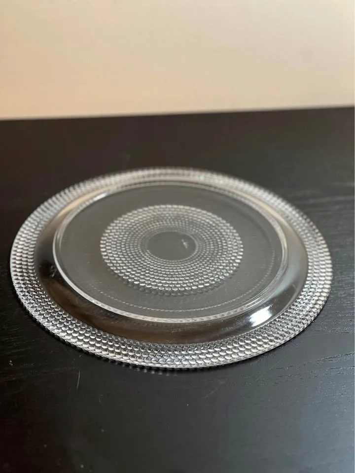 Set of 2 Crate & Barrel Colette 10.25” Plates image indicator(4)