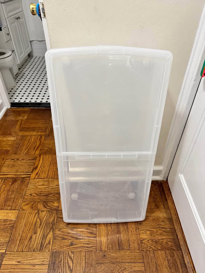 Container store storage with wheels