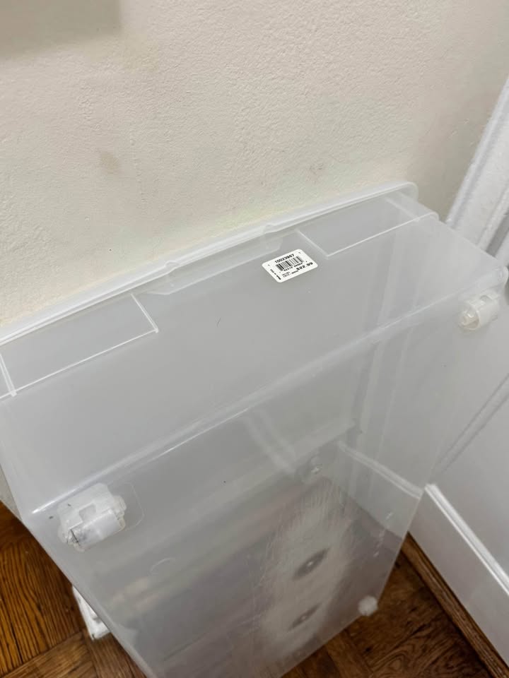 Container store storage with wheels - photo 2