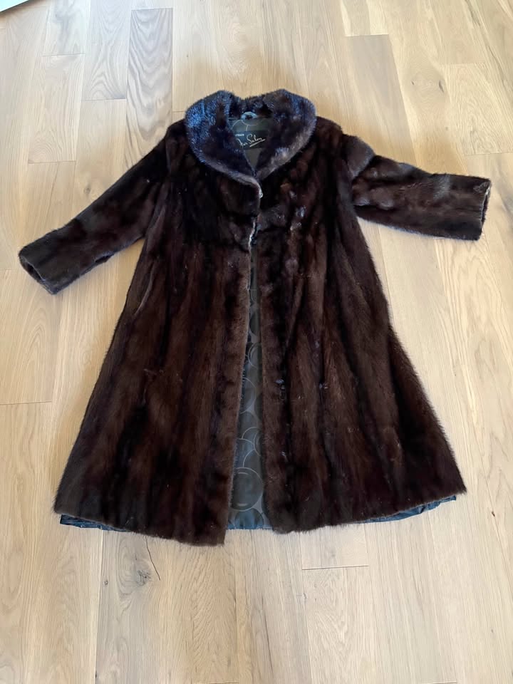 VINTAGE FULL LENGTH BLACK MINK COAT and HAT