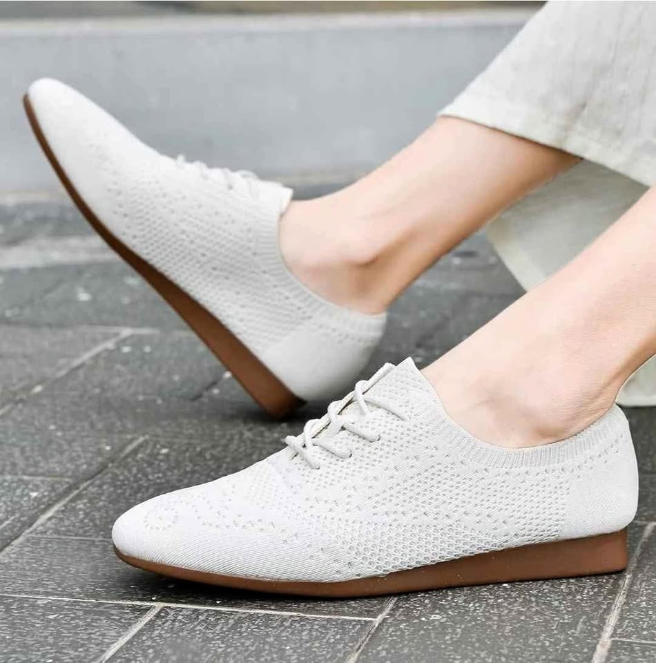 Brand New Women's Flats (US9)