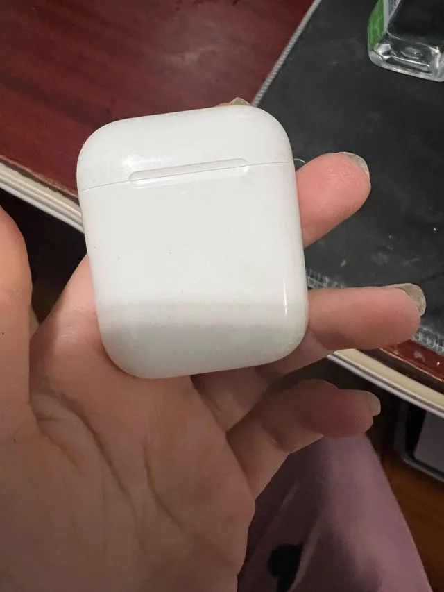Cash only!! AirPods( 2nd generation) Case image indicator(2)