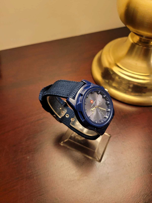Brand New Navy Blue Swiss Army watch - photo 3