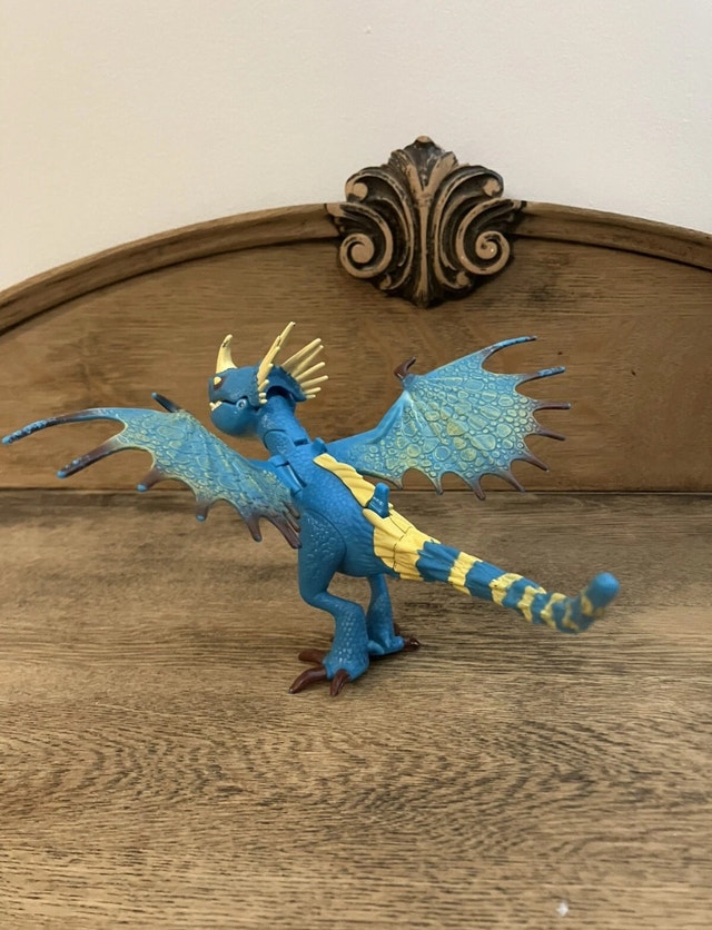 SpinMaster HTTYD Defenders of Berk STORMFLY D - photo 2