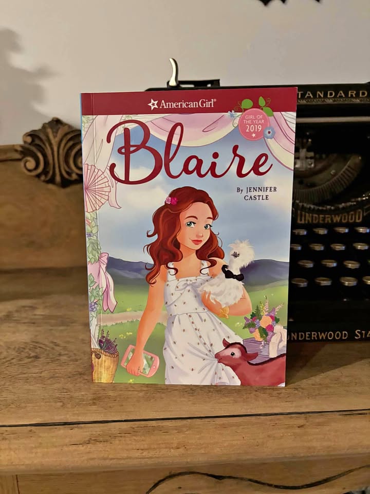 American Girl of the Year 2019 "Blaire" Book