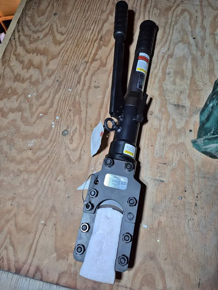 13 ton Self-Contained Hydraulic Cutter Huskie Tools S-55B