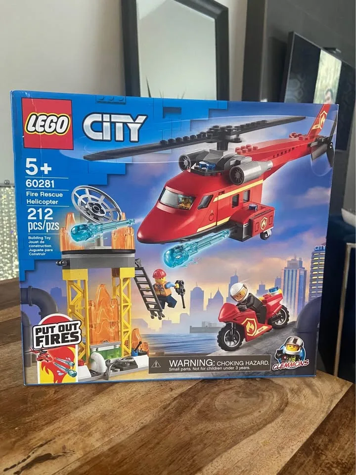 BRAND NEW: Lego City Fire Resue Helicopter 60281 *RETIRED* image indicator(5)