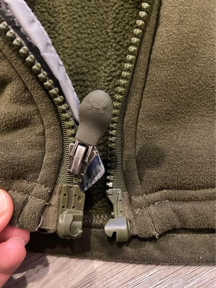 Under Armour Kids Fleece Zip Up Sweater YOUTH LARGE image indicator(8)