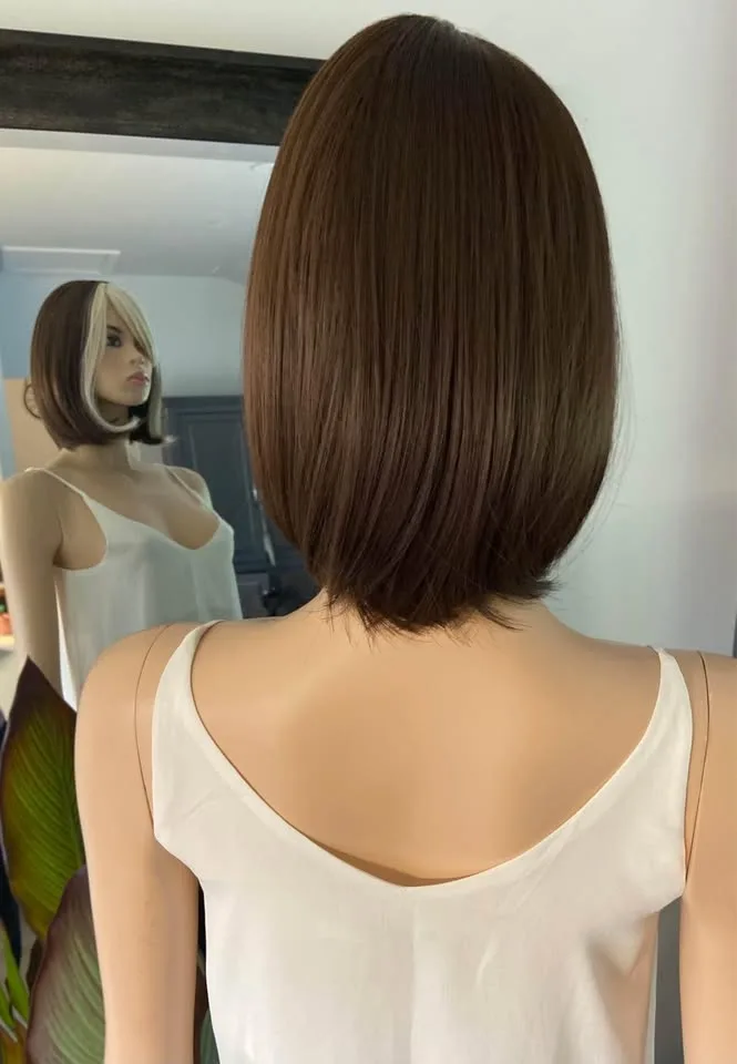 Shoulder-Length Dark Brown Bob Wig with Blonde Bangs image indicator(3)