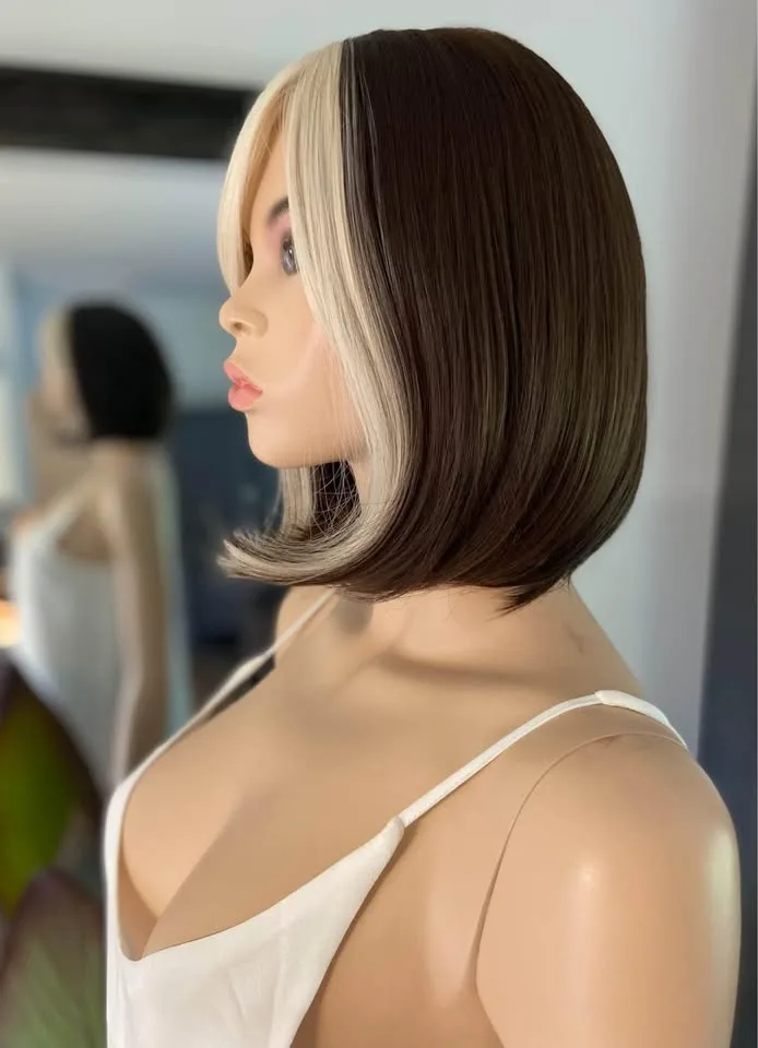 Shoulder-Length Dark Brown Bob Wig with Blonde Bangs image indicator(6)