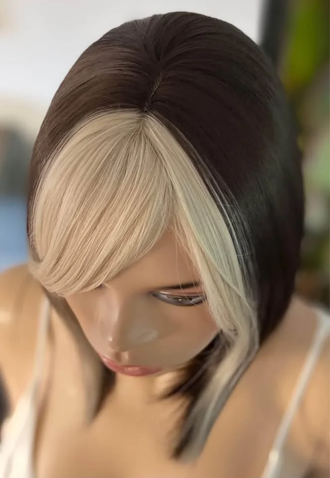 Shoulder-Length Dark Brown Bob Wig with Blonde Bangs image indicator(7)