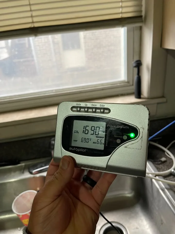 Autopilot desktop Co2 monitor thumbnail