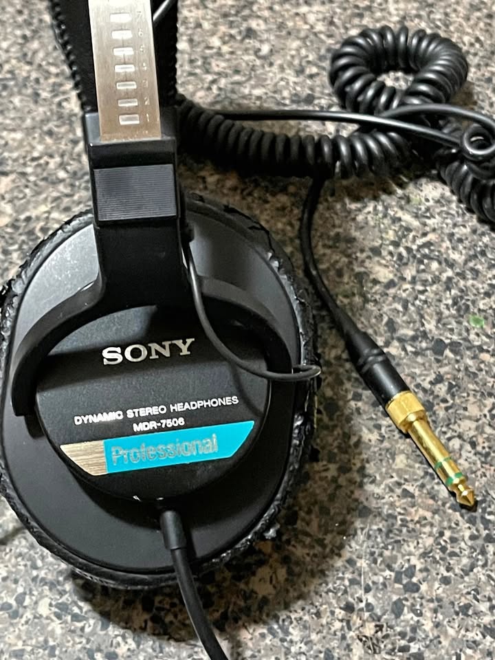 Sony MDR-7506 - Studio Headphones