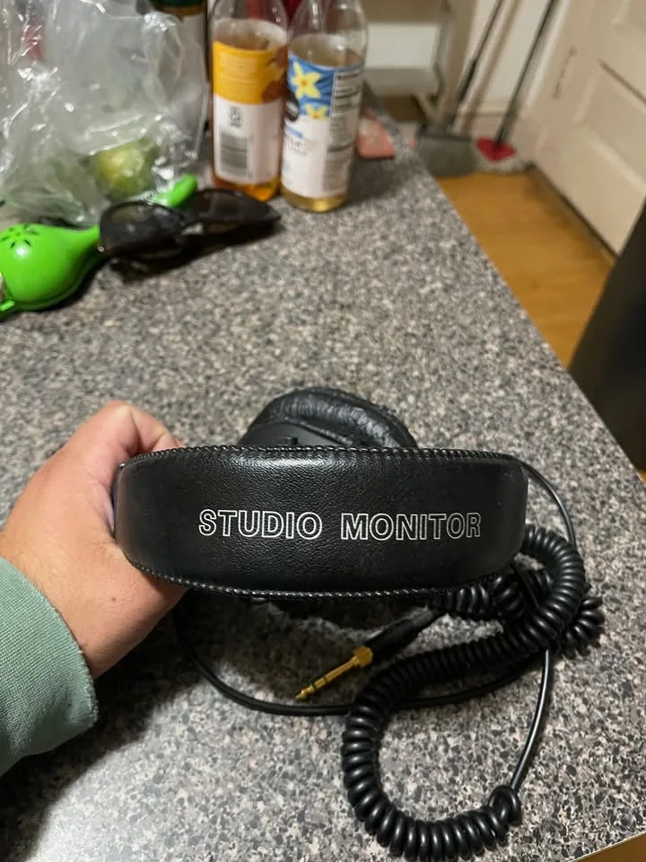 Sony MDR-7506 - Studio Headphones image indicator(3)