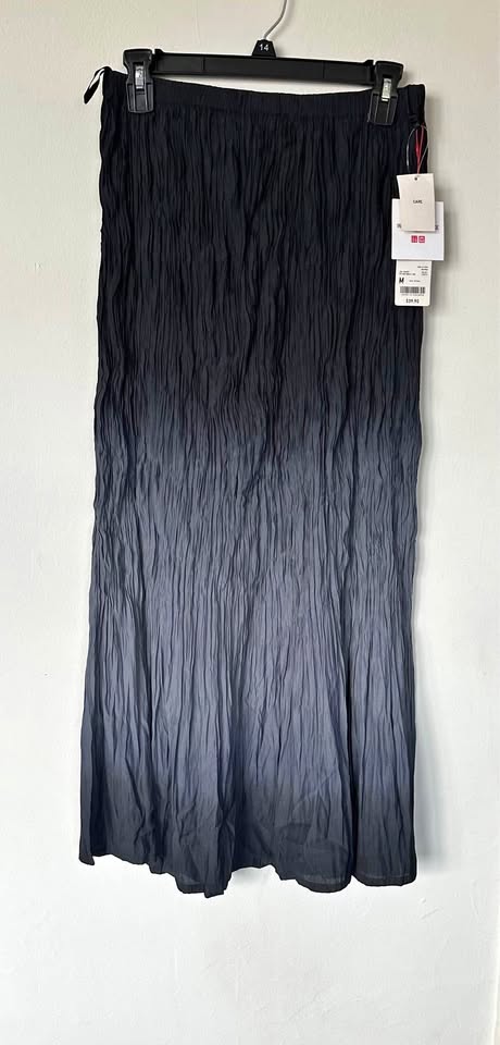 Women Twist Pleated Long Skirt
