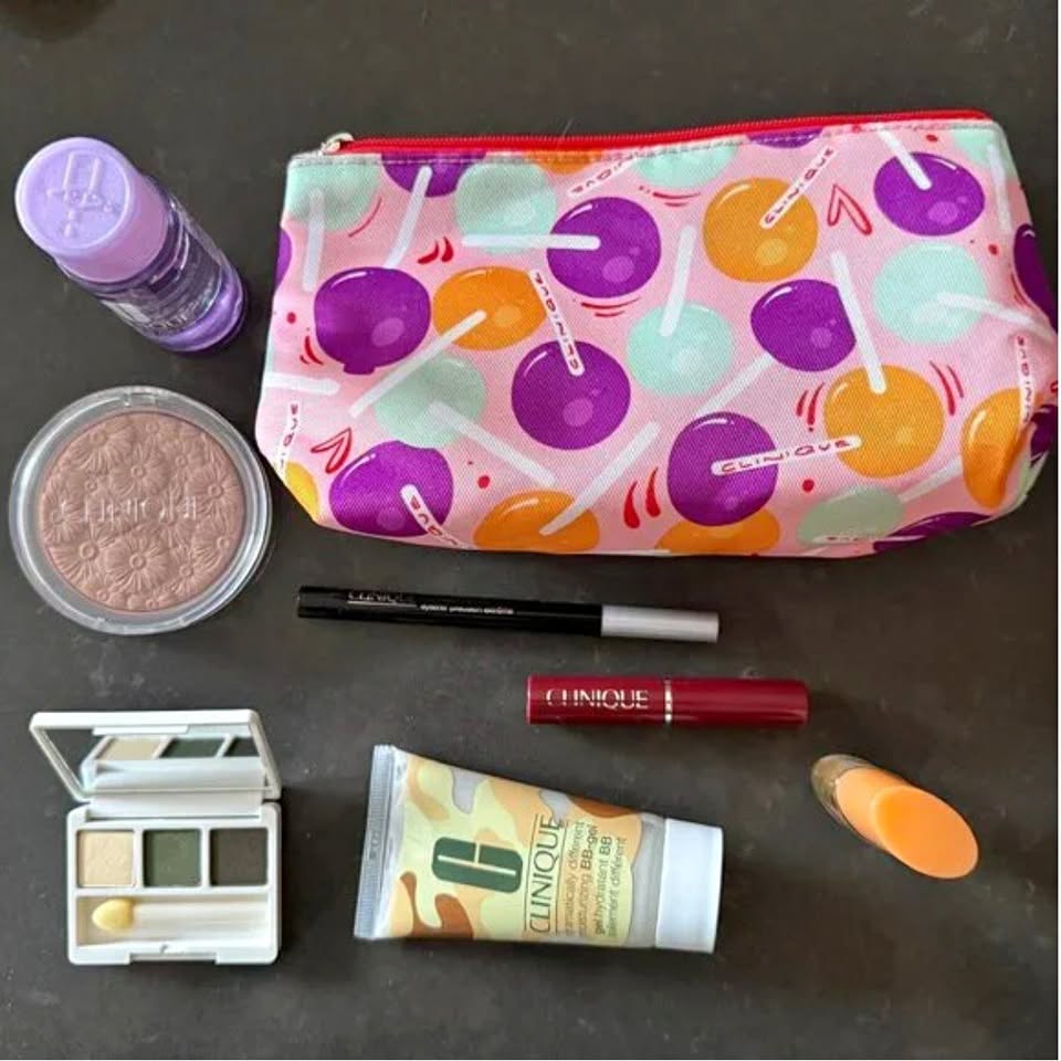New Clinique 8pc Makeup Bundle