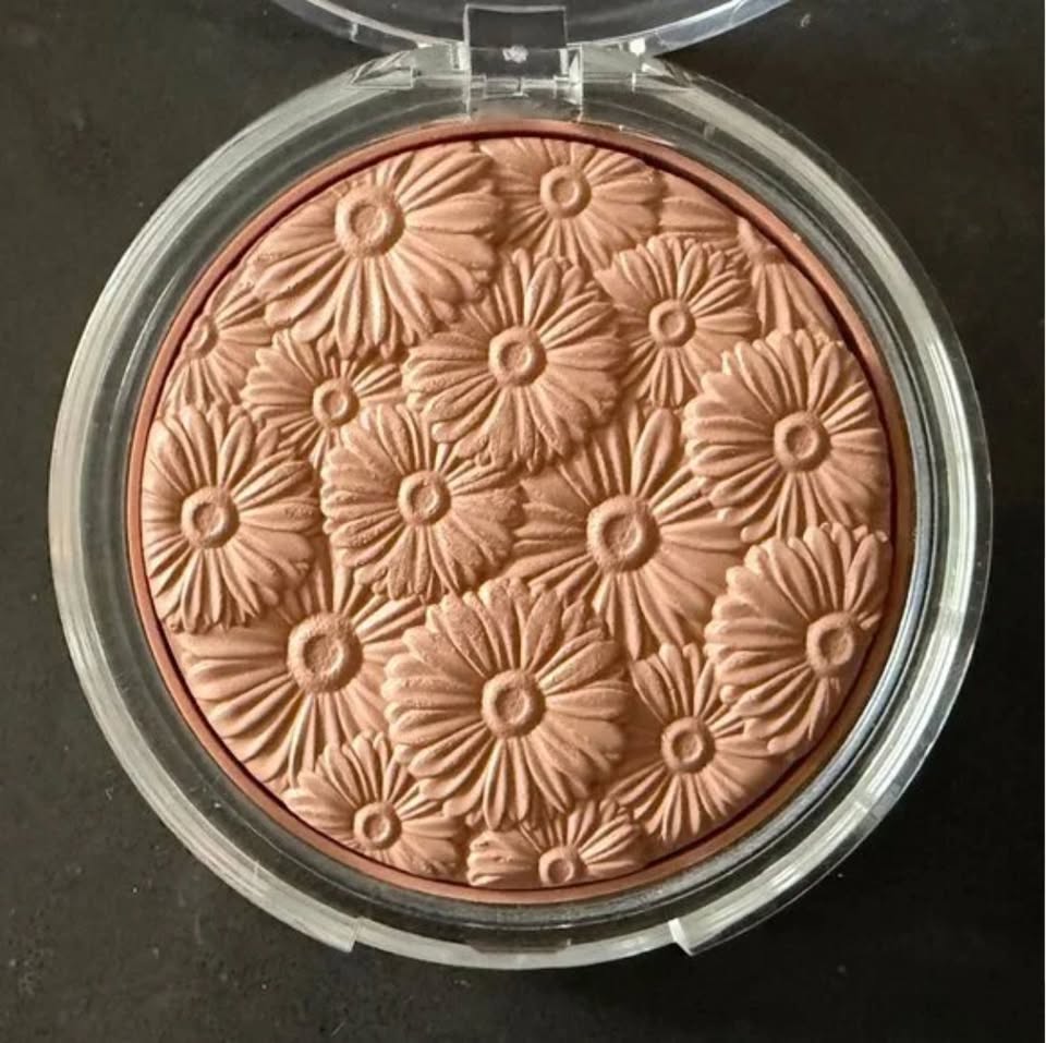 New Clinique 8pc Makeup Bundle - photo 3