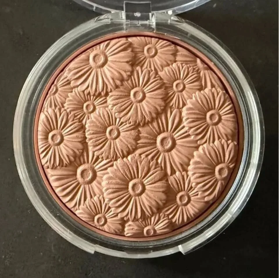 Clinique 8pc Makeup Bundle image indicator(3)