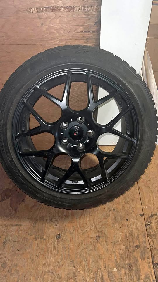 Golf / GTI / Golf R Winter Tires 205/50/17 with rims 5x100