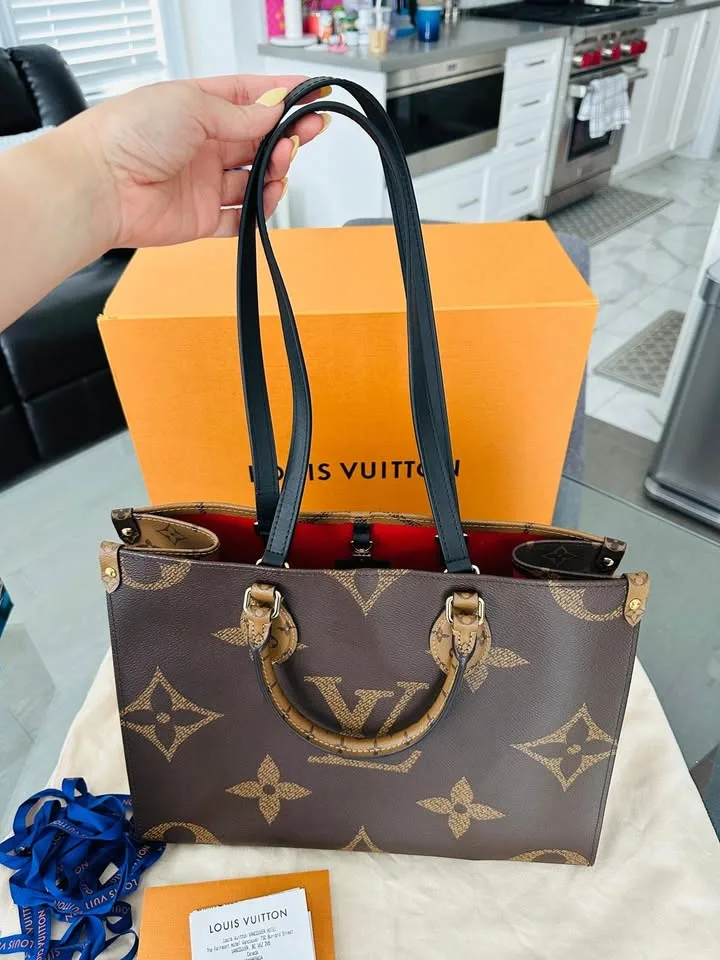 Authentic Louis Vuitton OTG MM Size image indicator(8)