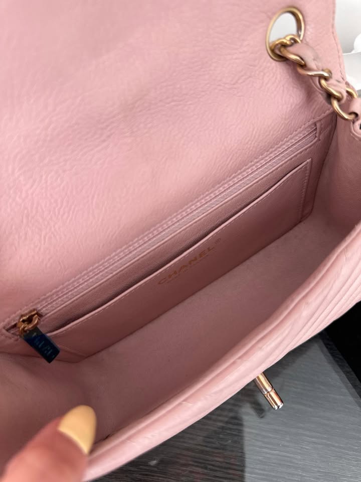 Authentic Chanel Classic Mini Rectangular 17C - photo 3