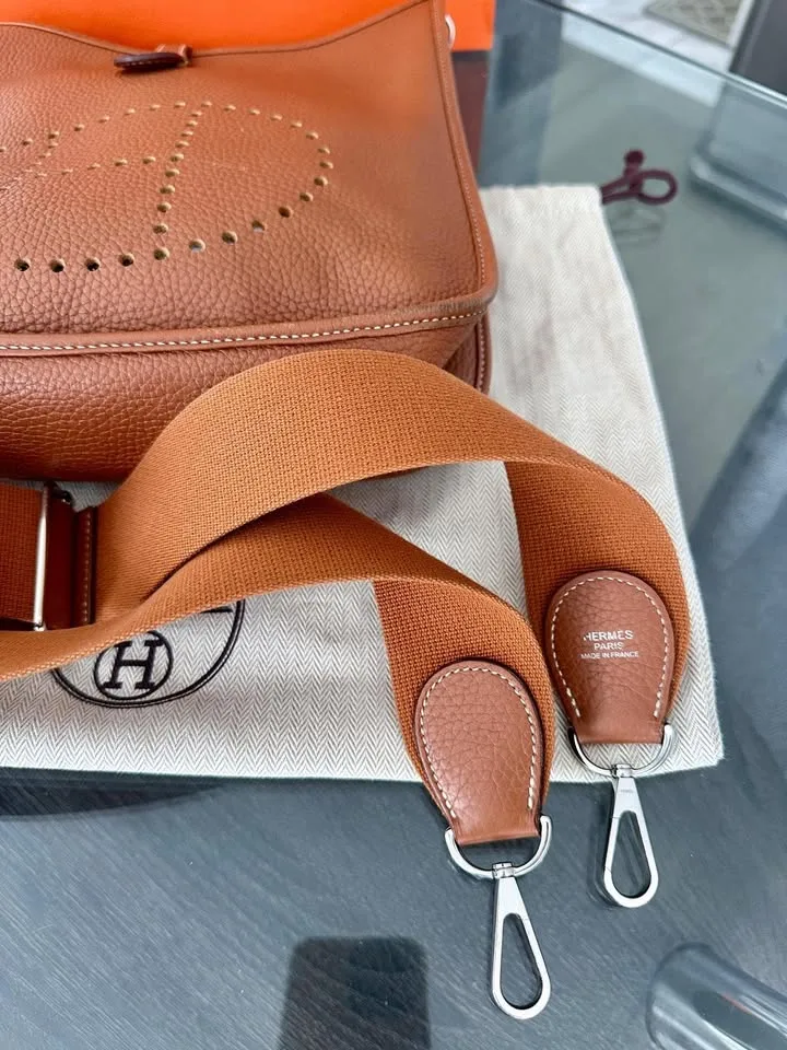Authentic Hermes Evelyne GM in Gold image indicator(2)