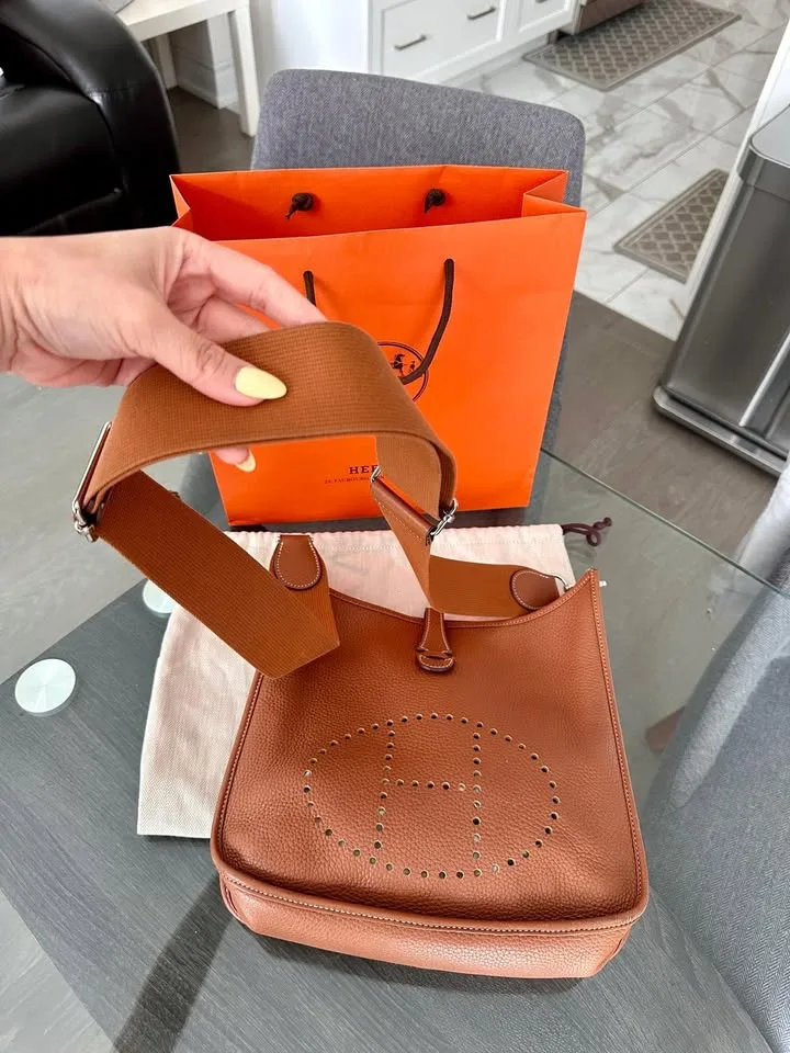 Authentic Hermes Evelyne GM in Gold image indicator(5)