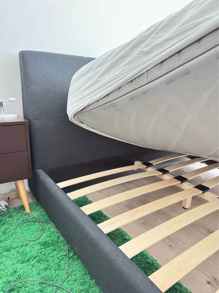 Structube Bed Frame Queen Size image indicator(2)