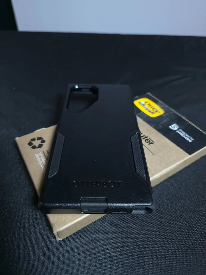 Galaxy S24 Ultra OtterBox Commuter Case (Black) image indicator(5)