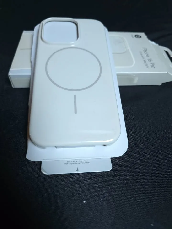 BEATS IPHONE 16 PRO - SUMMIT STONE BEIGE CASE image indicator(3)