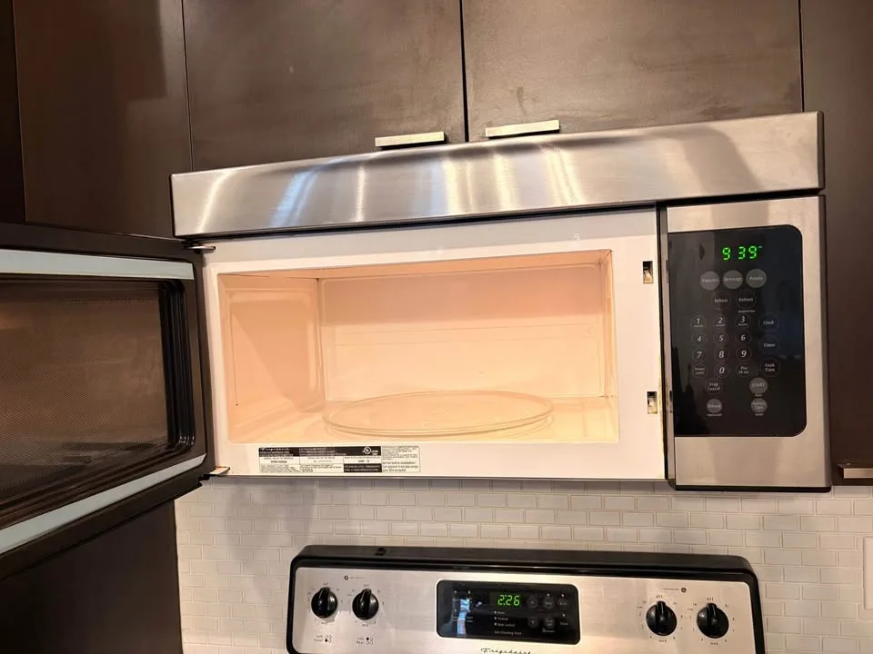 Frigidaire Over-the-Range Microwave - Stainless - Working image indicator(5)