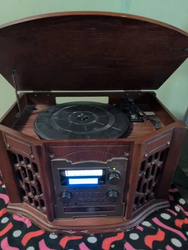 Electrohome Wellington Record Player