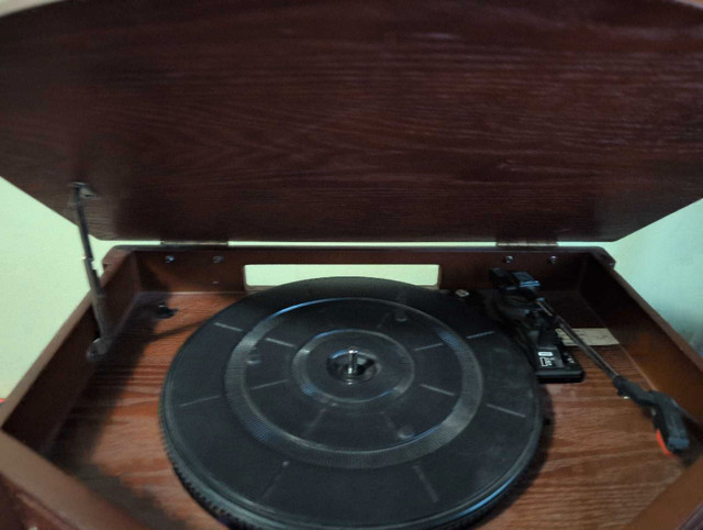 Electrohome Wellington Record Player - photo 2