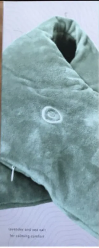 NEW SHARPER IMAGE Massaging Aromatherapy Shoulder Wrap Microwav image indicator(4)