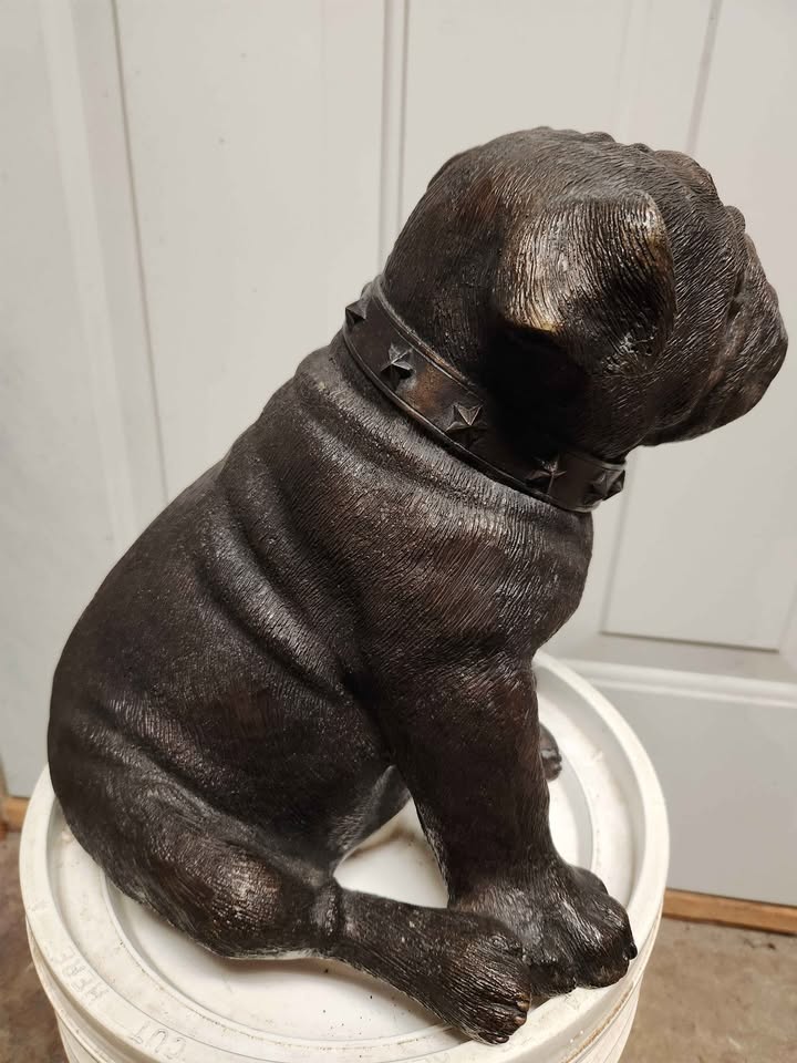Bulldog statue - photo 2