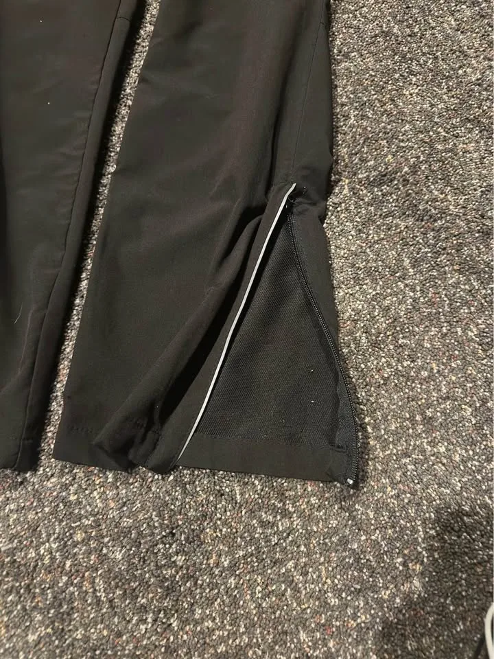 New Balance men’s Joggers image indicator(3)