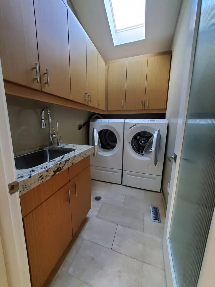 1 Bed 1.5 Baths House image indicator(6)