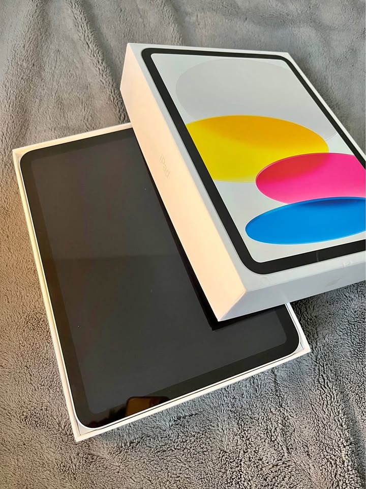 iPad 10th Gen (2022) – 64GB Wi-Fi | Box + Charger Included