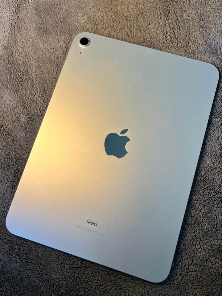 iPad 10th Gen (2022) – 64GB Wi-Fi | Box + Charger Included - photo 2