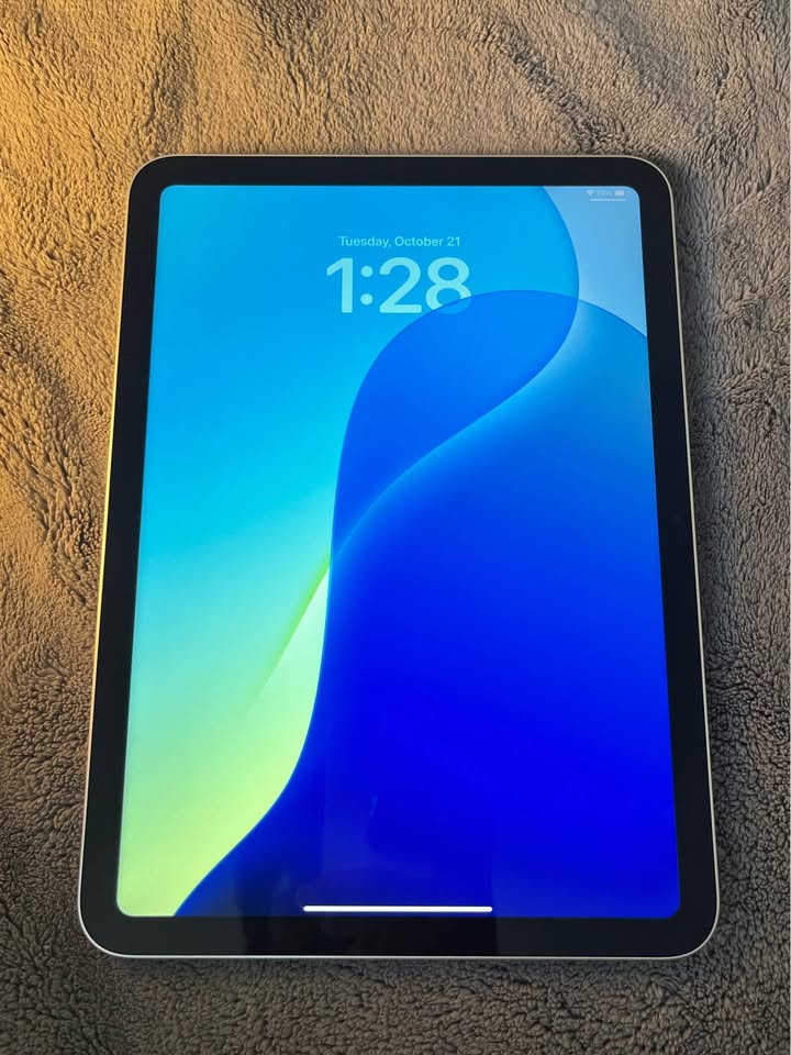iPad 10th Gen (2022) – 64GB Wi-Fi | Box + Charger Included - photo 3