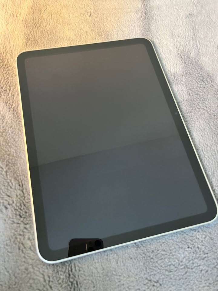 iPad 10th Gen (2022) – 64GB Wi-Fi | Box + Charger Included - photo 4