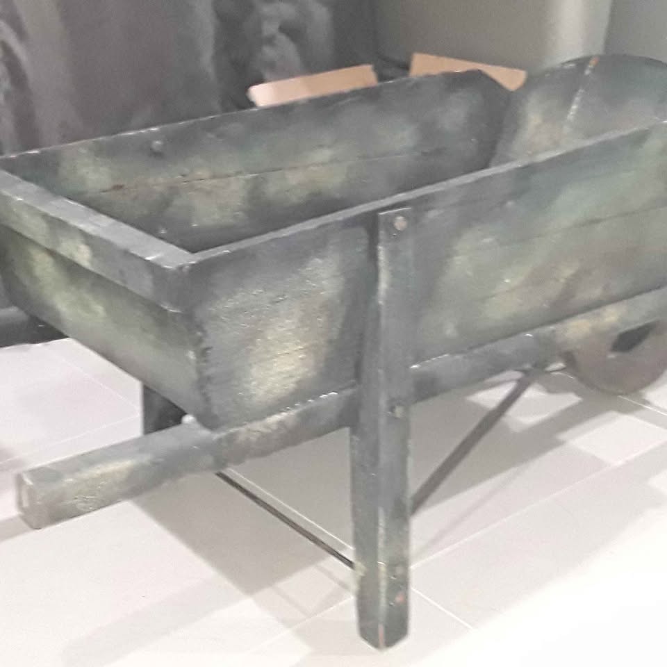 Rustic wooden deco wheel barrel - photo 2