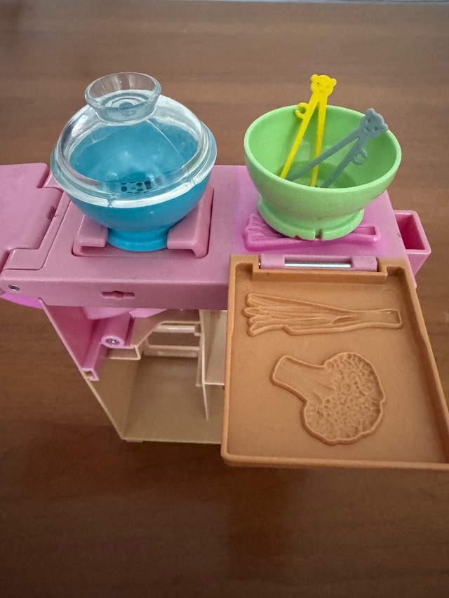 Barbie Playset Bundle – Spa Day + Noodle Bar + Bonus Doll! - photo 5