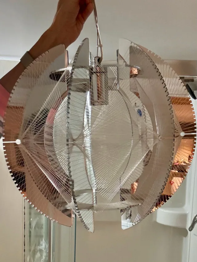 Vintage Mid-Century Lucite / Elegant Pendant Light image indicator(2)