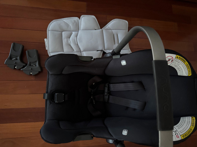 Nuna PIPA Car Seat + Base & Adapters – Excellent Condition! - photo 5