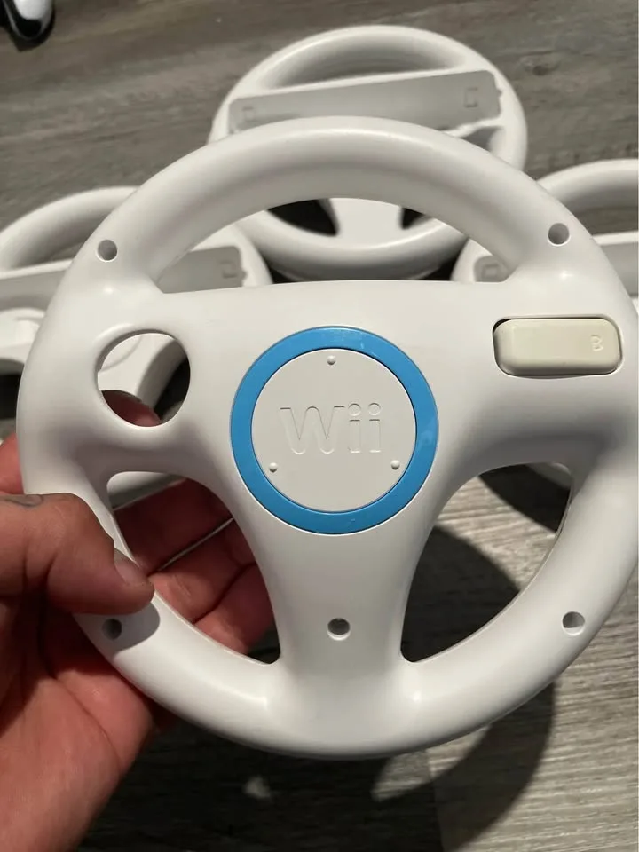 Wii steering wheels! image indicator(2)