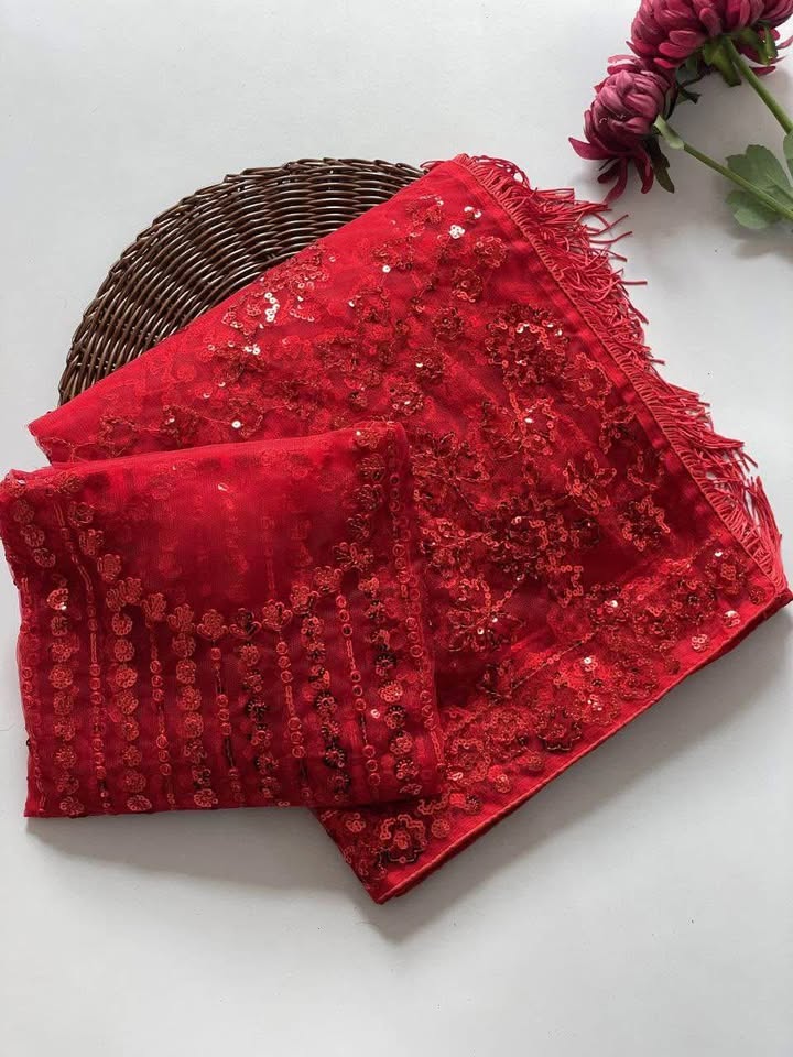 Partywear red saree - photo 4