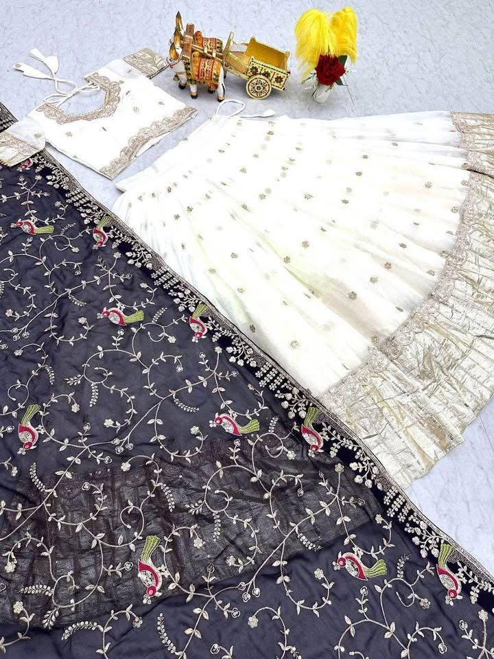 Beautiful light weight lehenga fully stitched - photo 2