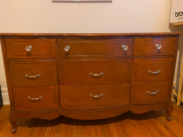 Vintage wood chest of drawers (2) FREE
