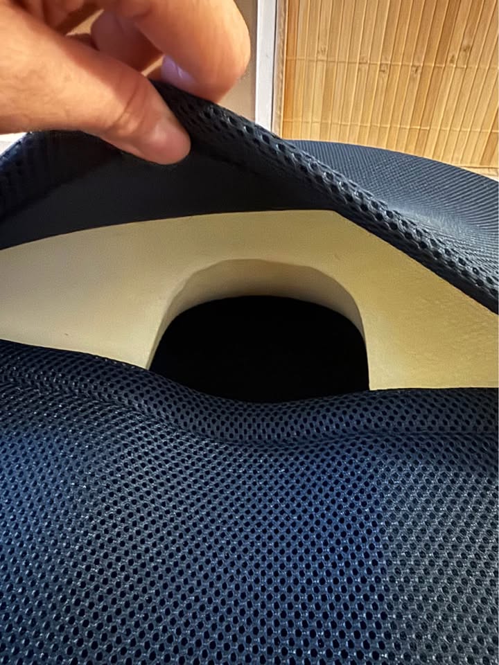 Memory foam donut cushion - photo 3